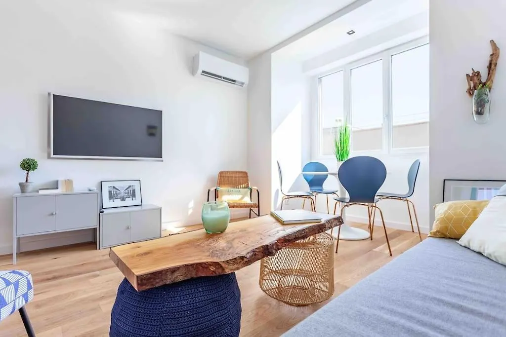 Appartement Le Lulli - Un T2 Moderne Et Epure à Marseille 0*,  France